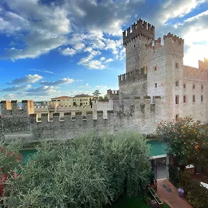 Grifone 2*, Sirmione Italia